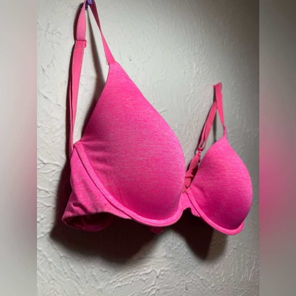 💞Victoria’s Secret Uplift Semi Demi Bra💞